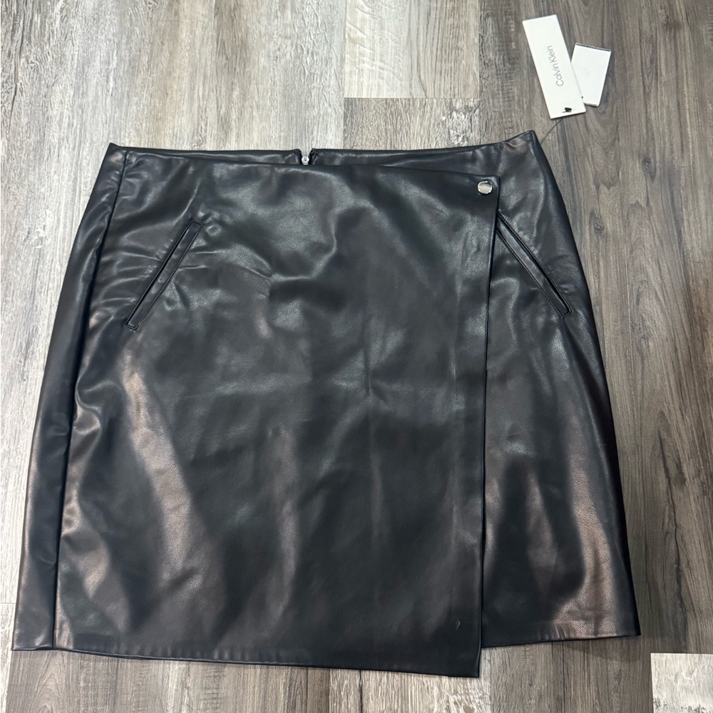 Calvin Klein - Asymmetrical Black Leather Mini Skirt